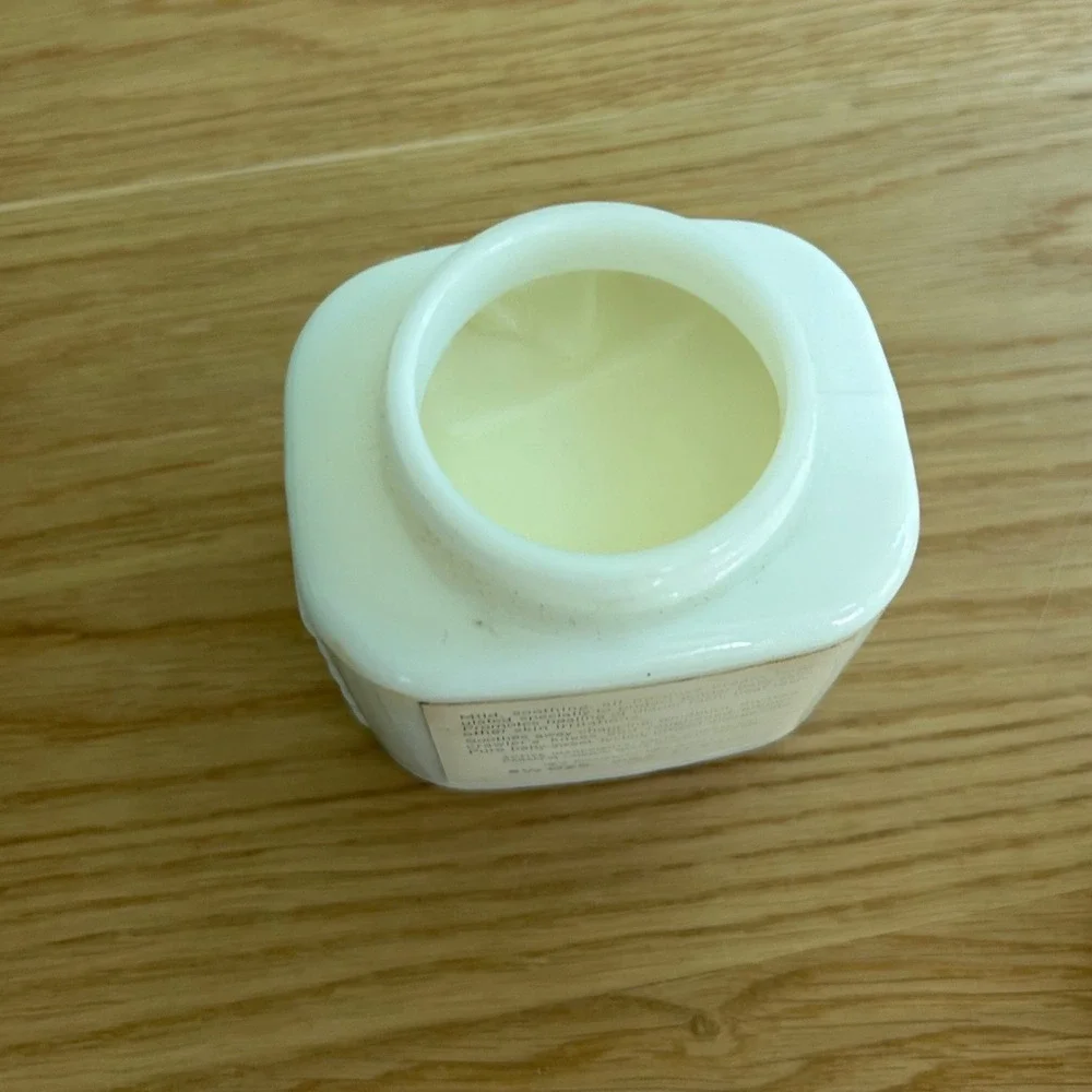 Vtg 1960 Johnson's Baby Cream Jar White Glass Collectible‎ Display almost full